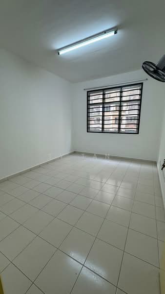 Pangsapuri untuk Dijual di Villa Krystal @ Bandar Selesa Jaya - TY Tan - Interior - PropertyGuru.com.my