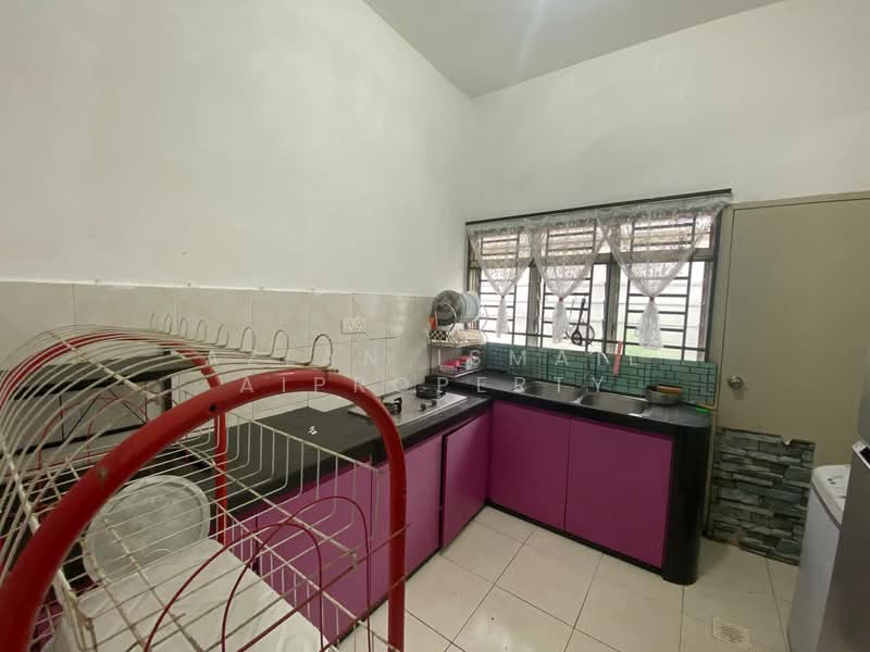 Rumah Teres 2 Tingkat untuk Dijual di Nusa Bayu (Iskandar Puteri (Nusajaya)) - Azlan Ismail aiproperty - Kitchen - PropertyGuru.com.my