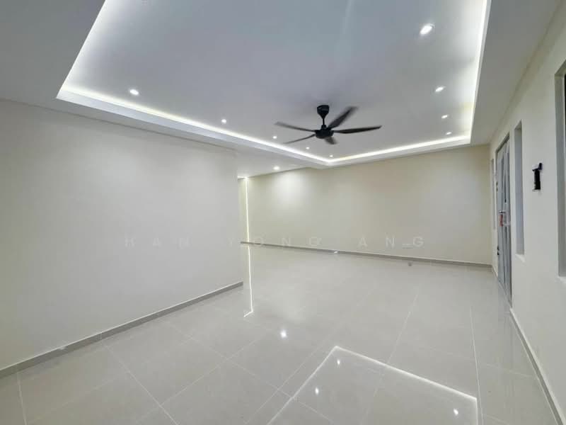2-storey Terraced House for Sale in Taman Skudai Baru (Skudai) - Han Yong Ang - Living Room - PropertyGuru.com.my