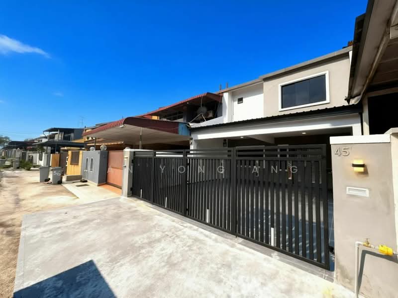 2-storey Terraced House for Sale in Taman Skudai Baru (Skudai) - Han Yong Ang - Exterior - PropertyGuru.com.my