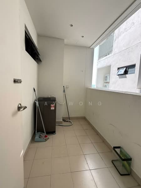 Servis Apartment untuk Disewa di Meridin Suites @ The Meridin - Ray Wong - Balcony - PropertyGuru.com.my