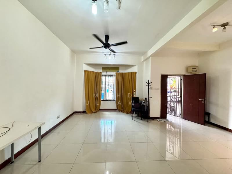 2-storey Terraced House for Sale in Shah Alam (Selangor) - Muhd Khairulnawawi Kamaruddin - Living Room - PropertyGuru.com.my
