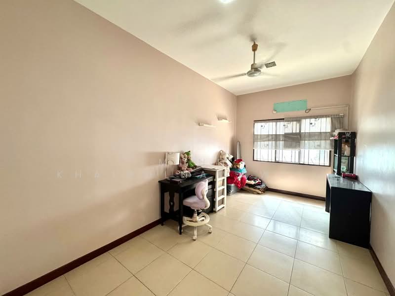 2-storey Terraced House for Sale in Shah Alam (Selangor) - Muhd Khairulnawawi Kamaruddin - Study - PropertyGuru.com.my