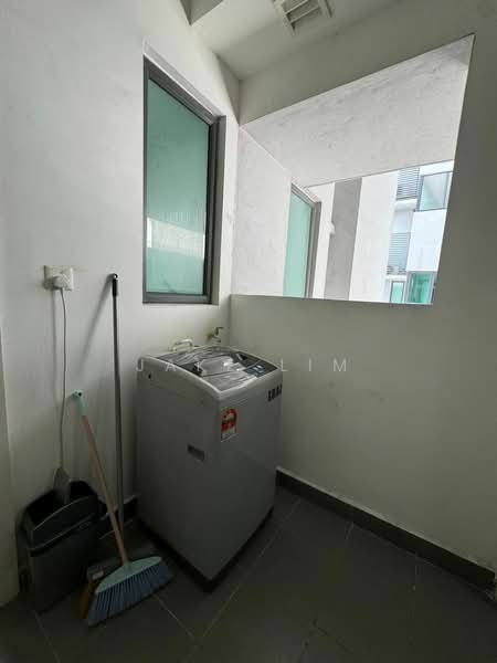Kondominium untuk Disewa di Altitude 236 - Jake Lim - Balcony - PropertyGuru.com.my