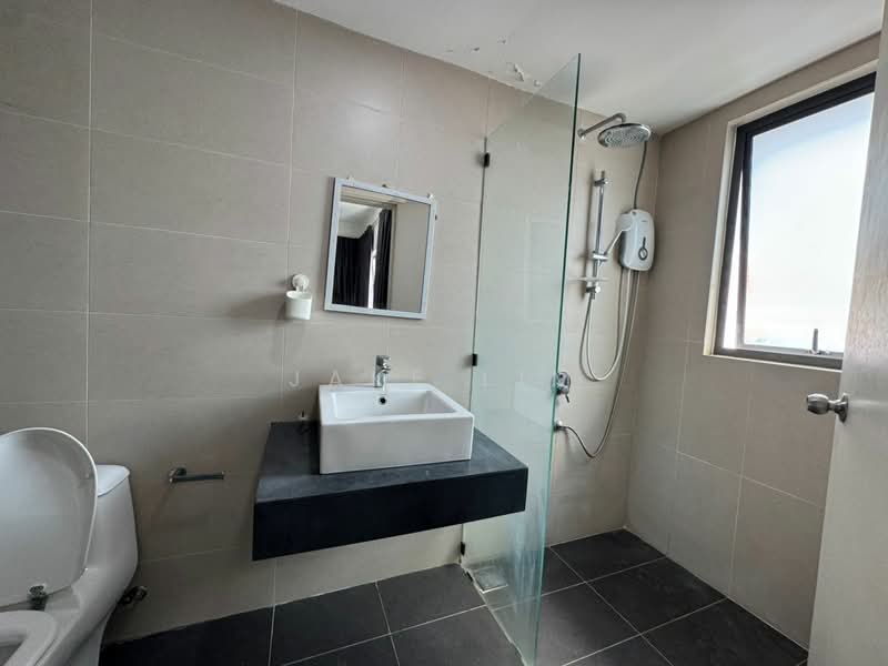 Kondominium untuk Disewa di Altitude 236 - Jake Lim - Bathroom - PropertyGuru.com.my
