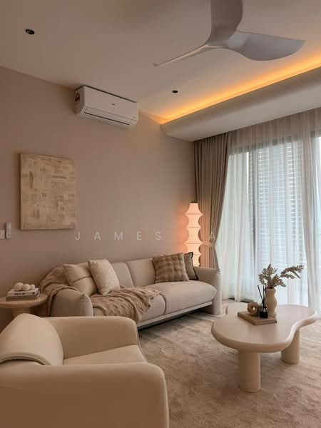 Servis Apartment untuk Dijual di Suasana Bukit Ceylon / Raja Chulan Residences - James Lam - Living Room - PropertyGuru.com.my