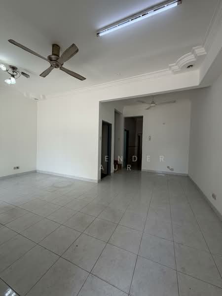 Rumah Teres 2 Tingkat untuk Dijual di Taman Puchong Prima (Puchong) - Suviender Kaur - Living Room - PropertyGuru.com.my