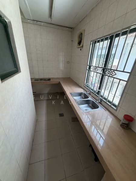 Rumah Teres 2 Tingkat untuk Dijual di Taman Puchong Prima (Puchong) - Suviender Kaur - Kitchen - PropertyGuru.com.my