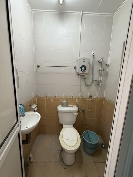 Rumah Teres 2 Tingkat untuk Dijual di Taman Puchong Prima (Puchong) - Suviender Kaur - Bathroom - PropertyGuru.com.my