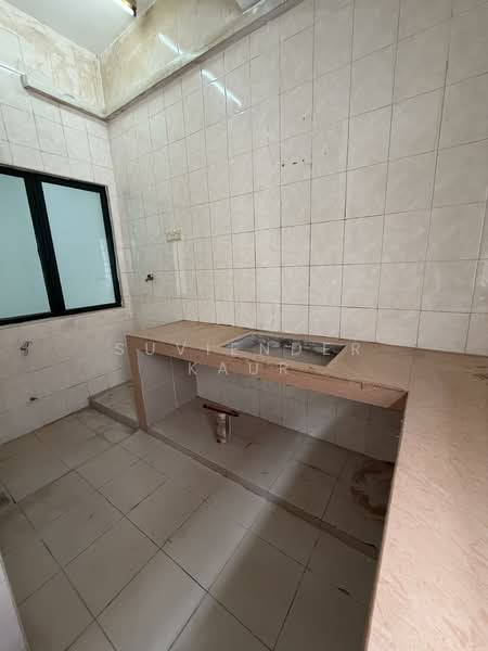 Rumah Teres 2 Tingkat untuk Dijual di Taman Puchong Prima (Puchong) - Suviender Kaur - Kitchen - PropertyGuru.com.my