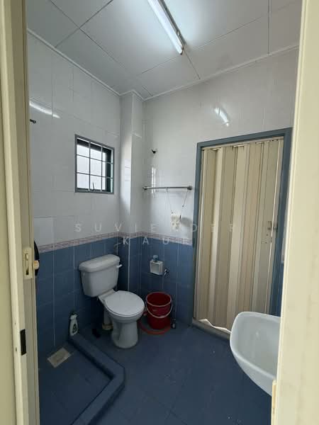 Rumah Teres 2 Tingkat untuk Dijual di Taman Puchong Prima (Puchong) - Suviender Kaur - Bathroom - PropertyGuru.com.my