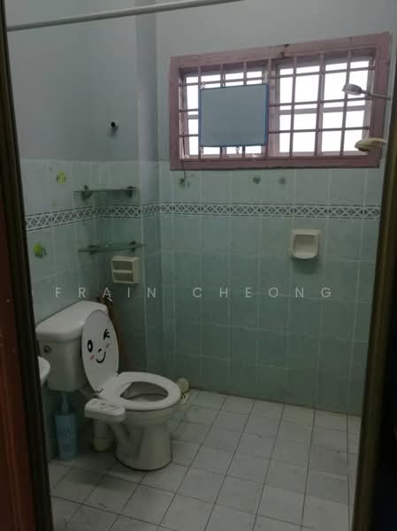 2-storey Terraced House for Sale in Bandar Putra (Kulai) - Frain Cheong - Bathroom - PropertyGuru.com.my