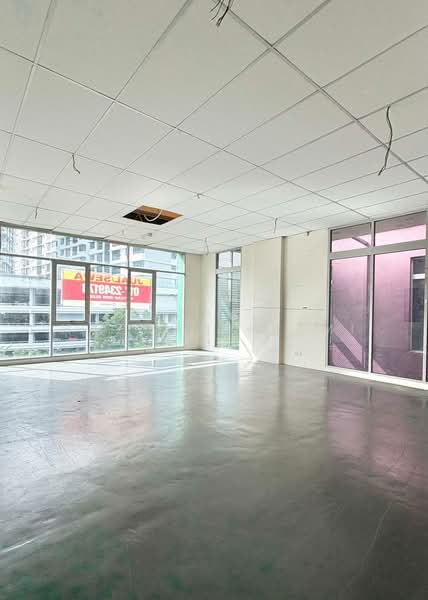 Kedai / Pejabat untuk Dijual di Bukit Jelutong (Shah Alam) - Hazwan Hilmi - Interior - PropertyGuru.com.my