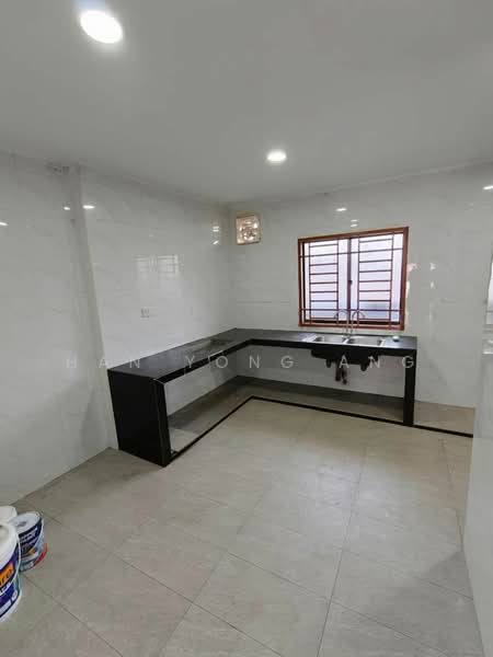 Rumah Teres 1 Tingkat untuk Dijual di Taman Ungku Tun Aminah (Skudai) - Han Yong Ang - Kitchen - PropertyGuru.com.my
