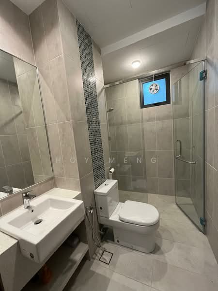 Kondominium untuk Disewa di Queens Residences Q1 @ Queens Waterfront - Hoy Meng - Bathroom - PropertyGuru.com.my