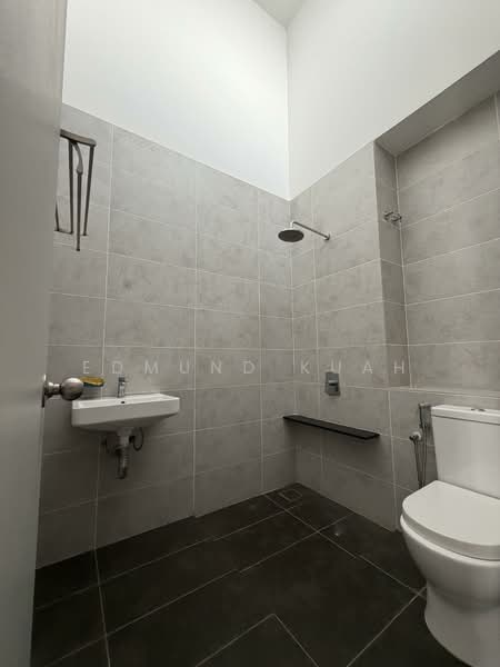 Rumah Berkembar untuk Disewa di Shah Alam (Selangor) - Edmund Kuah - Bathroom - PropertyGuru.com.my