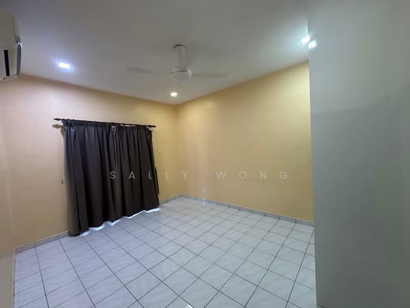 2.5-storey Terraced House for Sale in Taman Bukit Serdang (Seri Kembangan) - Sally Wong - Interior - PropertyGuru.com.my