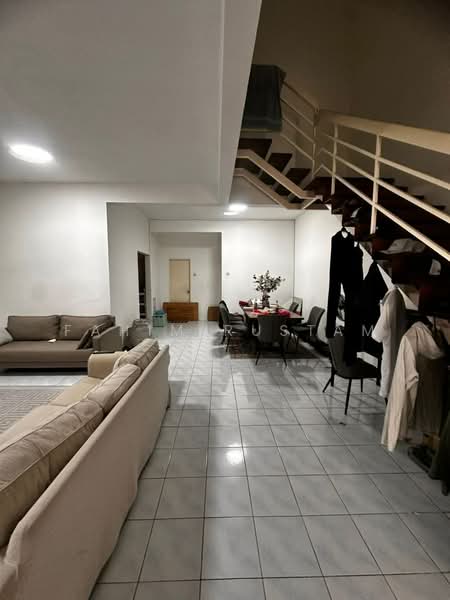Rumah Teres 2 Tingkat untuk Dijual di Ukay Perdana (Ulu Kelang) - Fahim Rustam - Living Room - PropertyGuru.com.my