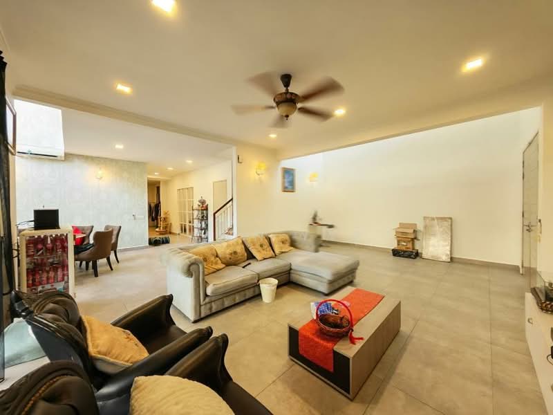Rumah Berkembar untuk Dijual di Taman Sutera Utama (Skudai) - Evon Yap - Living Room - PropertyGuru.com.my