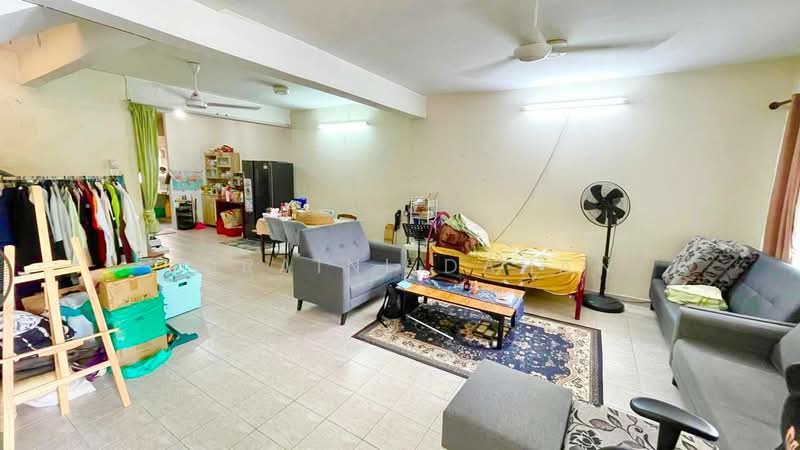 Rumah Teres 2 Tingkat untuk Dijual di Taman Sutera (Kajang) - Noraini Dahan - Living Room - PropertyGuru.com.my