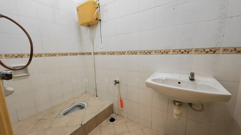 Rumah Teres 2 Tingkat untuk Dijual di Taman Setia Indah (Tebrau) - Caleb Yeo - Bathroom - PropertyGuru.com.my