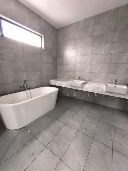 Semi-Detached House for Sale in Telok Panglima Garang (Selangor) - Michelle Lee - Bathroom - PropertyGuru.com.my