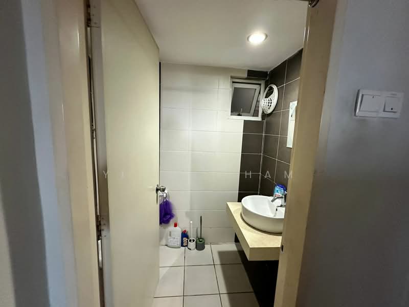 Condominium for Sale at First Residence (Residensi Unggul) - Yi Jun Cham - Bathroom - PropertyGuru.com.my