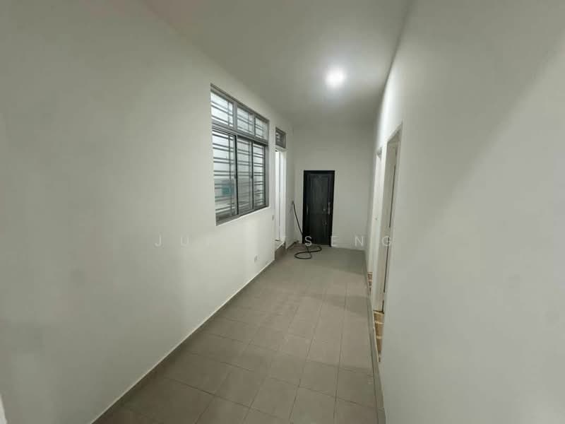Rumah Teres 2 Tingkat untuk Dijual di Setia Tropika (Johor Bahru) - June Tseng - Corridor - PropertyGuru.com.my