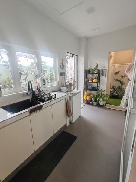 2-storey Terraced House for Sale in Shah Alam (Selangor) - Irish Shek - Kitchen - PropertyGuru.com.my