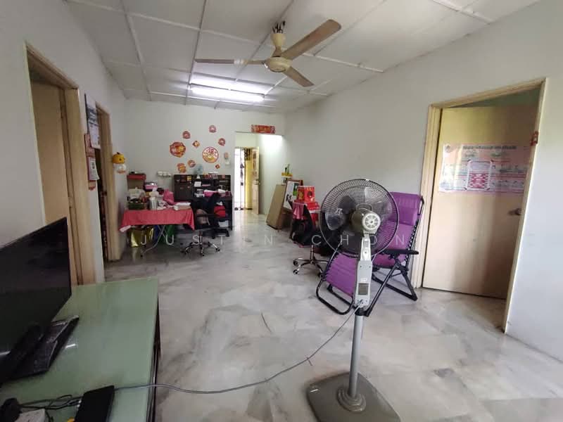 Apartment for Sale at Pandan Lake View - Justin Chon - Living Room - PropertyGuru.com.my