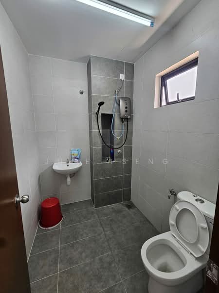 2-storey Terraced House for Rent in Taman Megah Ria (Masai) - June Tseng - Bathroom - PropertyGuru.com.my