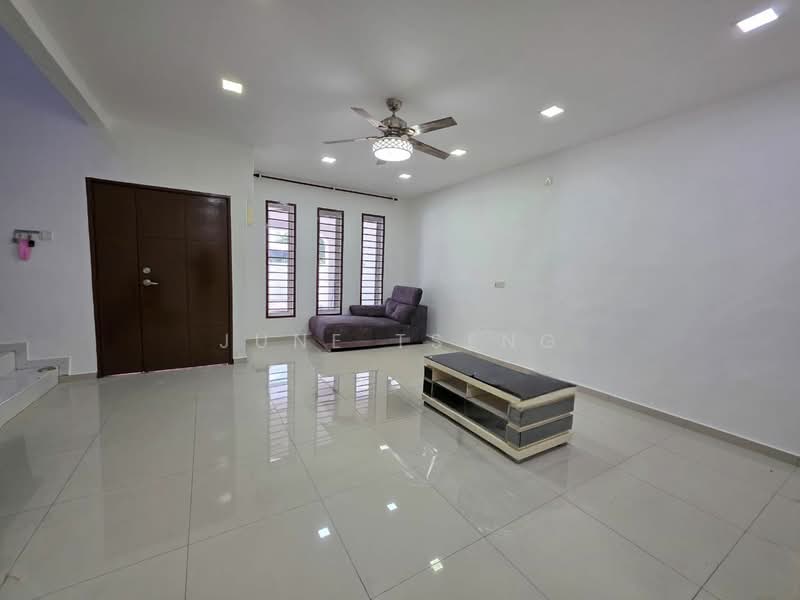 2-storey Terraced House for Rent in Pontian (Johor) - June Tseng - Living Room - PropertyGuru.com.my
