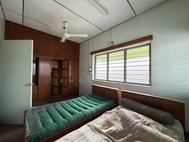 Rumah Teres 2-Tingkat untuk Dijual di Island Park (Jelutong) - Amos Sin - Bedroom - PropertyGuru.com.my