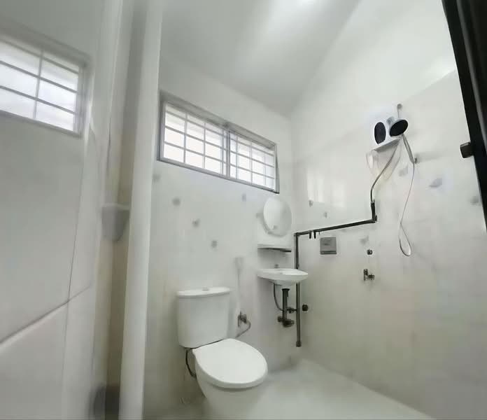 2-storey Terraced House for Rent in Taman Daya (Johor Bahru) - Li Wei - Bathroom - PropertyGuru.com.my