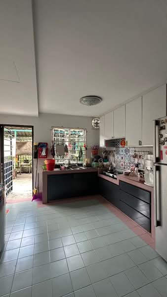 Rumah Teres 2 Tingkat untuk Dijual di Taman Desa Serdang (Seri Kembangan) - Sally Wong - Kitchen - PropertyGuru.com.my