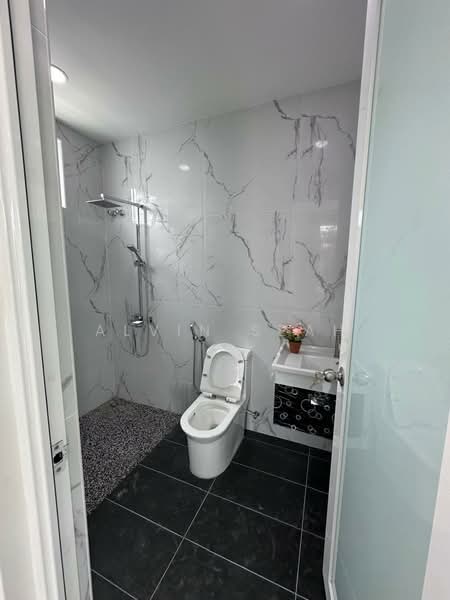 Bungalow for Sale in Taman Equine (Seri Kembangan) - Alvin Seah - Bathroom - PropertyGuru.com.my