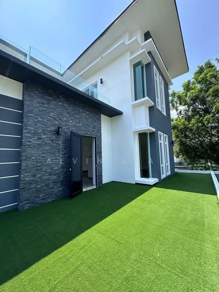 Bungalow for Sale in Taman Equine (Seri Kembangan) - Alvin Seah - Exterior - PropertyGuru.com.my