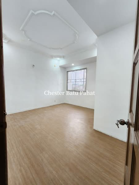 Semi-Detached House for Sale in Taman Nira (Batu Pahat) - ZG Law - Interior - PropertyGuru.com.my