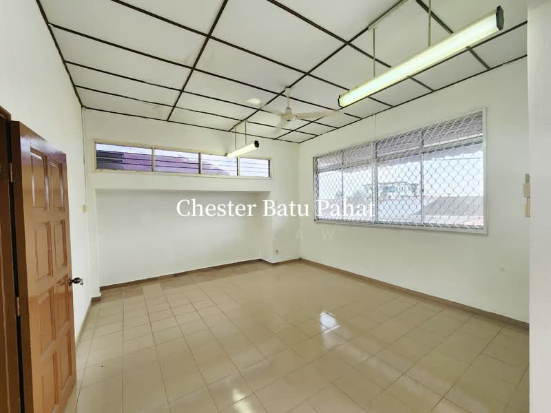 Semi-Detached House for Sale in Taman Nira (Batu Pahat) - ZG Law - Interior - PropertyGuru.com.my