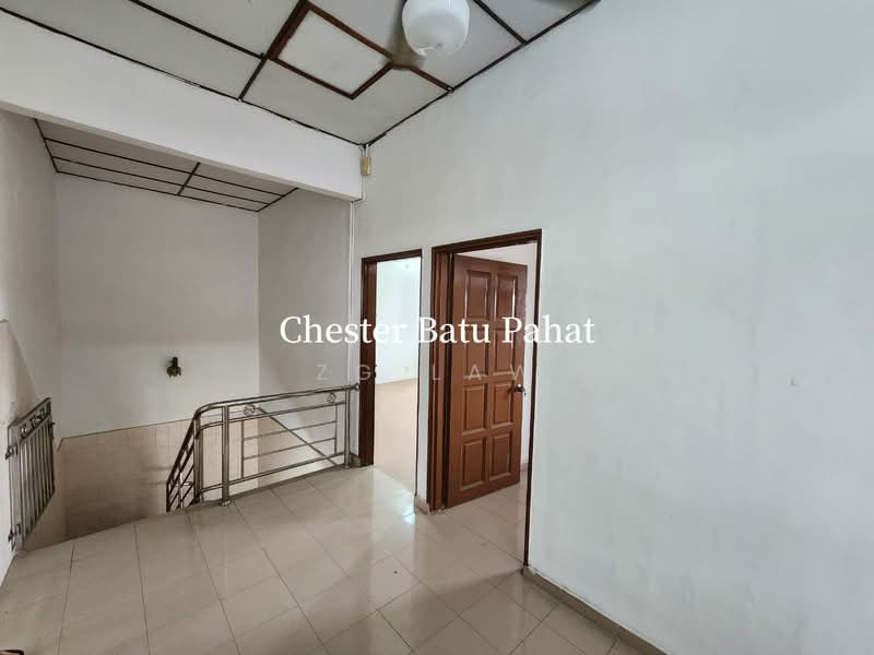 Semi-Detached House for Sale in Taman Nira (Batu Pahat) - ZG Law - Interior - PropertyGuru.com.my