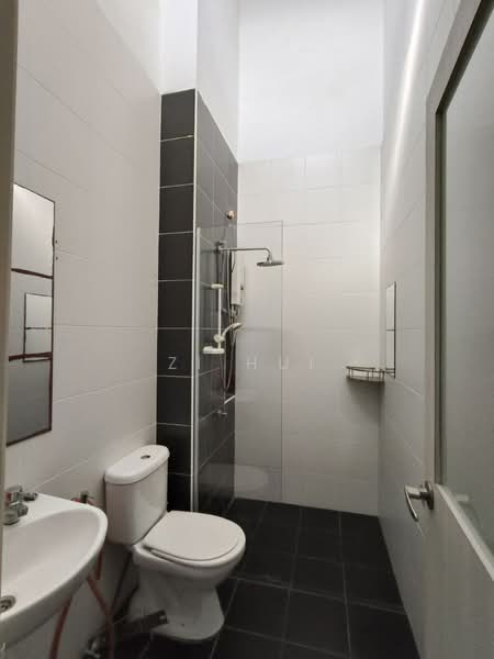 Rumah Teres 2 Tingkat untuk Dijual di Taman Setia Indah (Tebrau) - Zi Hui - Bathroom - PropertyGuru.com.my