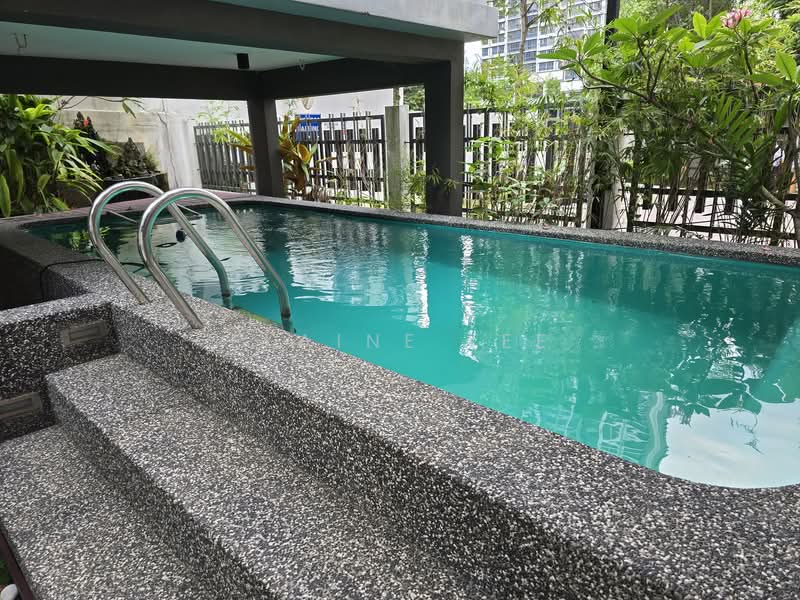 Rumah Berkembar untuk Disewa di Pantai Hill Park (Pantai) - Elaine Lee - Pool - PropertyGuru.com.my