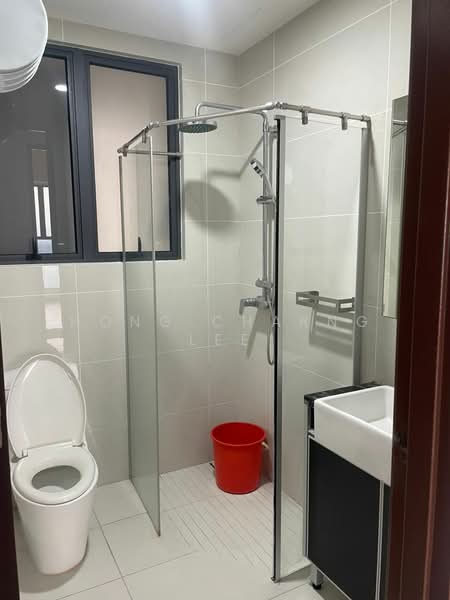 Condominium for Rent at Lovell @ Country Garden Danga Bay - Hong Charng Lee - Bathroom - PropertyGuru.com.my