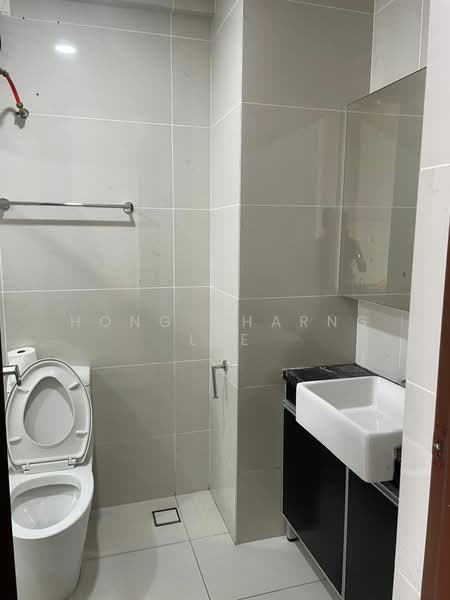 Condominium for Rent at Lovell @ Country Garden Danga Bay - Hong Charng Lee - Bathroom - PropertyGuru.com.my