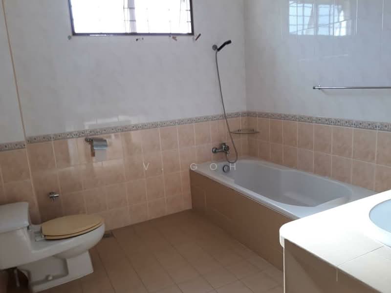 Rumah Banglo untuk Dijual di Taman Budiman (Bukit Mertajam) - V. Goh - Bathroom - PropertyGuru.com.my