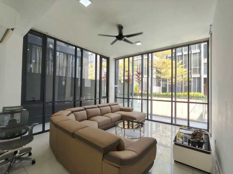 3.5-storey Terraced House for Rent in Damansara Perdana (Selangor) - Emily Tan - Living Room - PropertyGuru.com.my