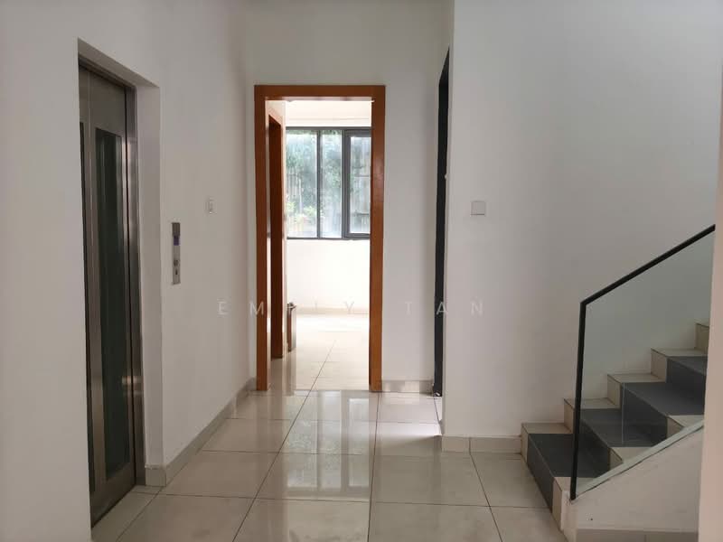 3.5-storey Terraced House for Rent in Damansara Perdana (Selangor) - Emily Tan - Corridor - PropertyGuru.com.my