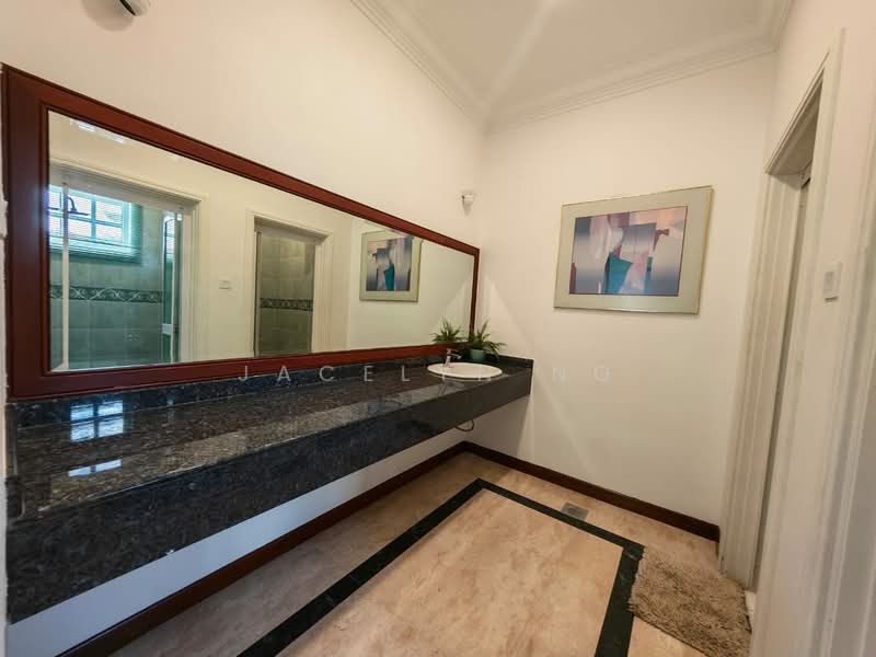 Rumah Banglo untuk Dijual di Leisure Farm (Gelang Patah) - Jacelyn Ng - Bathroom - PropertyGuru.com.my