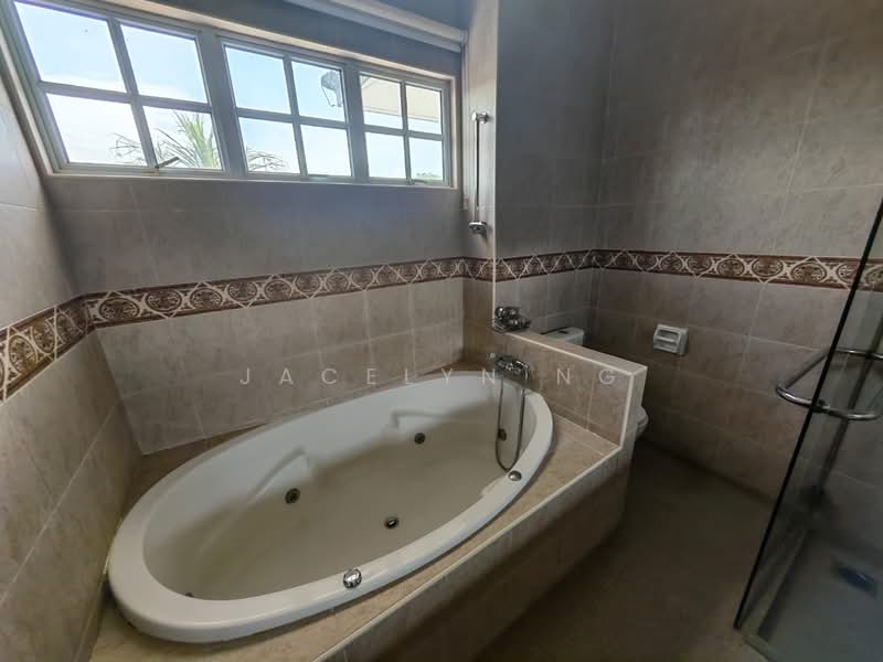 Rumah Banglo untuk Dijual di Leisure Farm (Gelang Patah) - Jacelyn Ng - Bathroom - PropertyGuru.com.my
