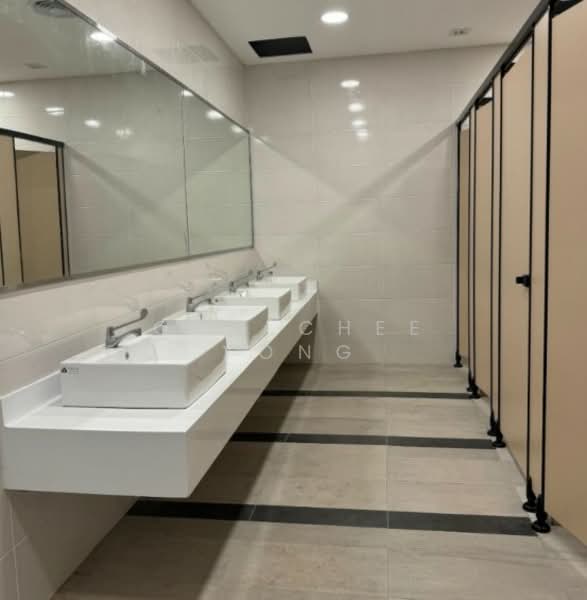 Warehouse for Rent in Sungai Way Free Indsutrial Zone (Petaling Jaya) - Ong Chee Yong - Bathroom - PropertyGuru.com.my